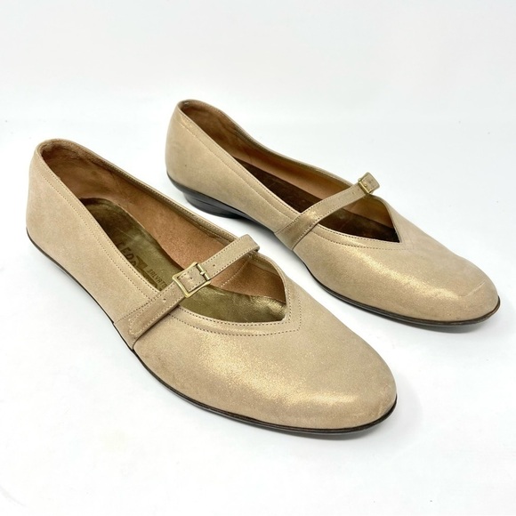 Salvatore Ferragamo Beige Suede Flats - Picture 2 of 11